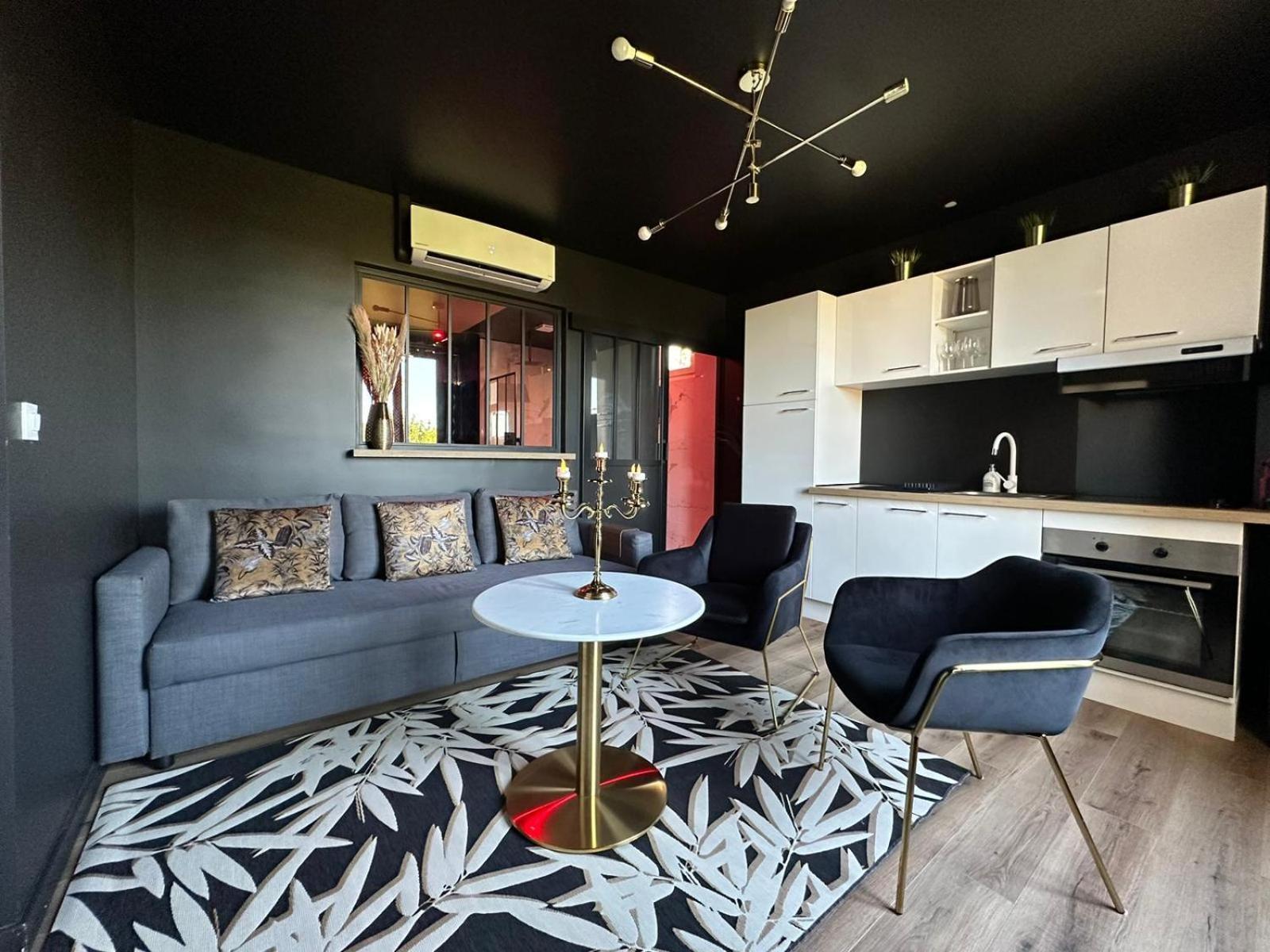 Suite Meg Esbly Exterior foto